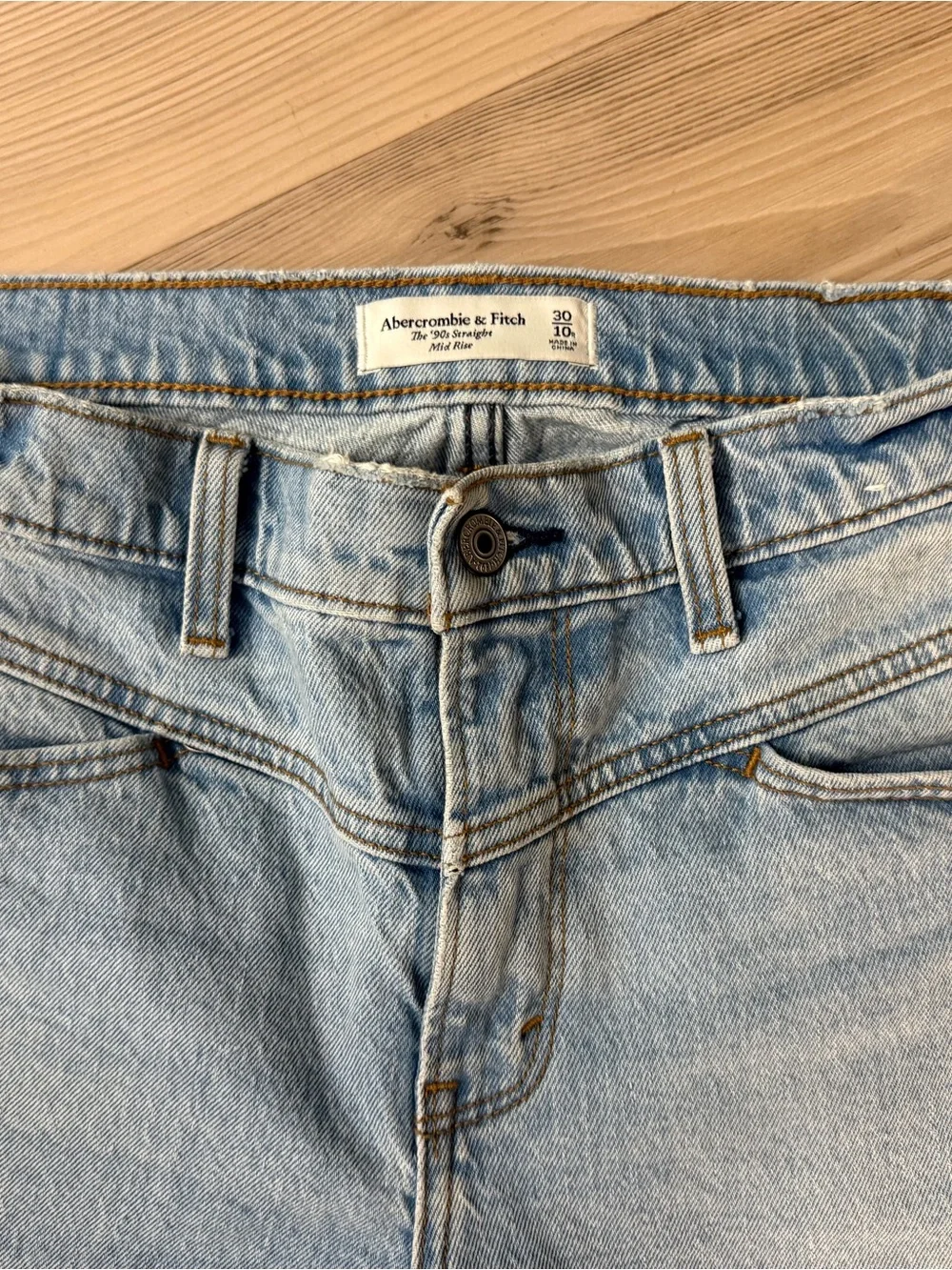 Abercrombie & Fitch Light Blue Straight Leg Jeans - Picture 4 of 10